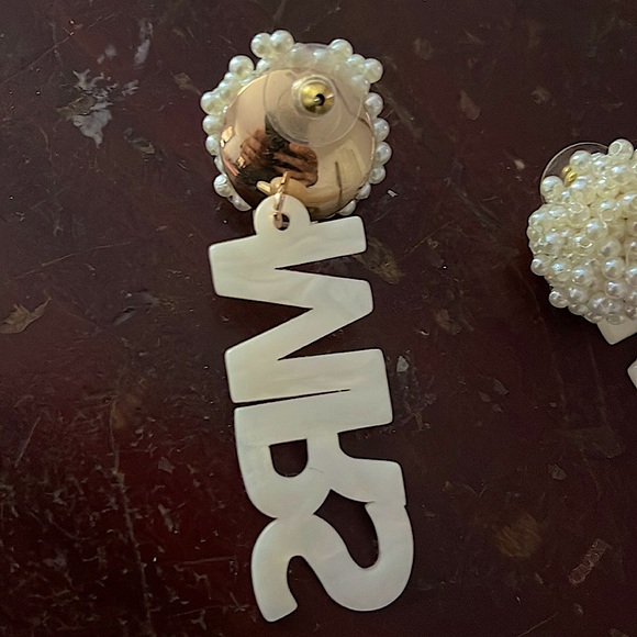 SWANK COMPANY MRS EARRINGS WITH PEARL POST - Picture 2 of 2